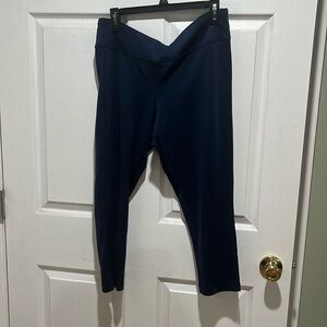 Women’s ankle length Reebok leggings XL. Navy blue EUC